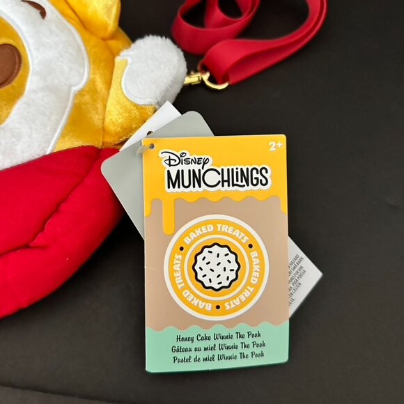 Disney Parks Munchlings Winnie The Pooh Crossbody Bag Honey Cake NEW - Picture 2 of 7